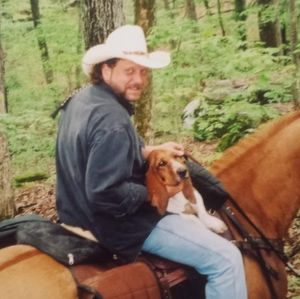 Meet your Posher, Dennis